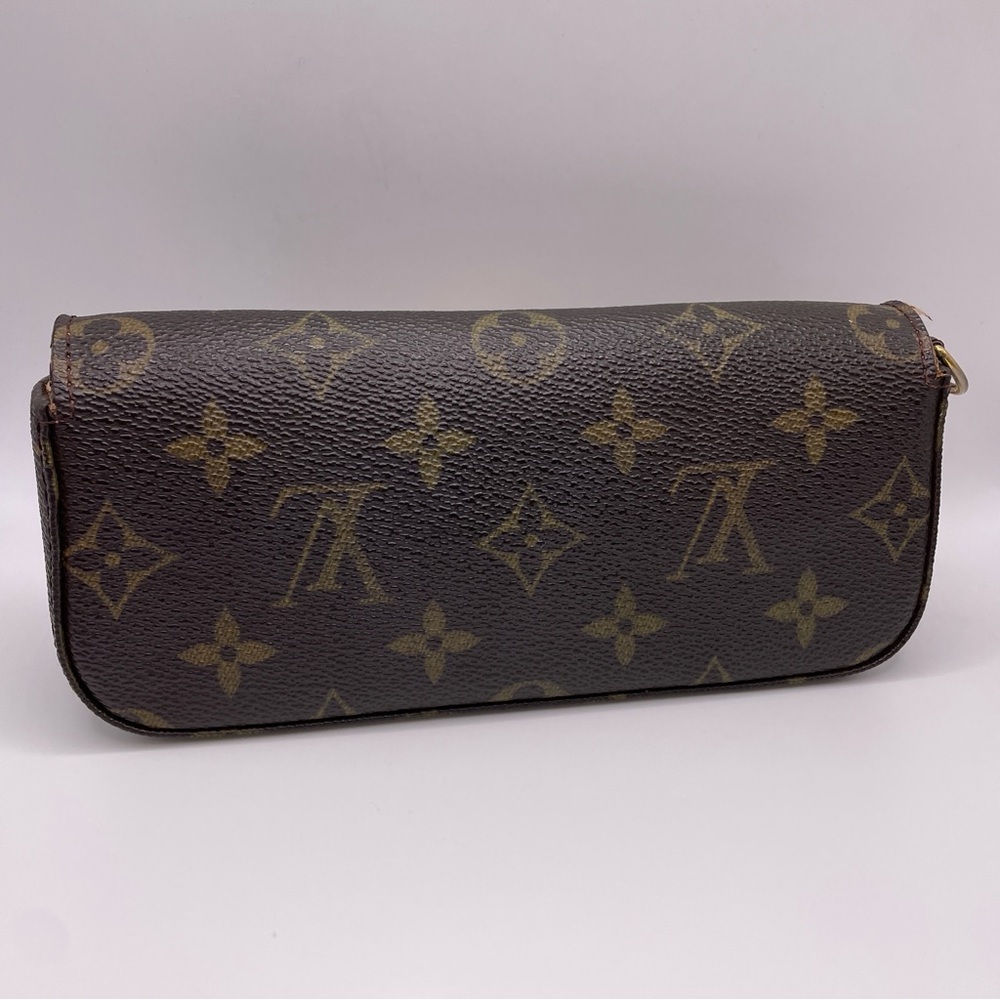 Louis Vuitton Monogram Glasses Case - Picture 2 of 8